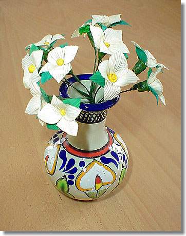 Artesania (mexikanische Handwerkskunst), hier eine Blumenvase