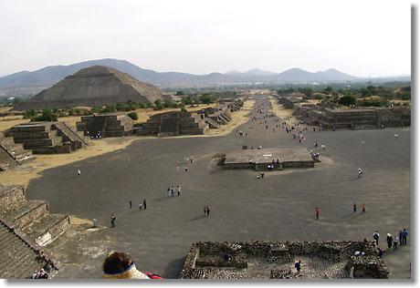 Aussicht von der Mondpyramide in Teotihuac�n